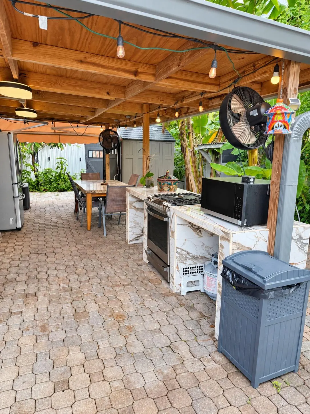 692 HARTH Drive