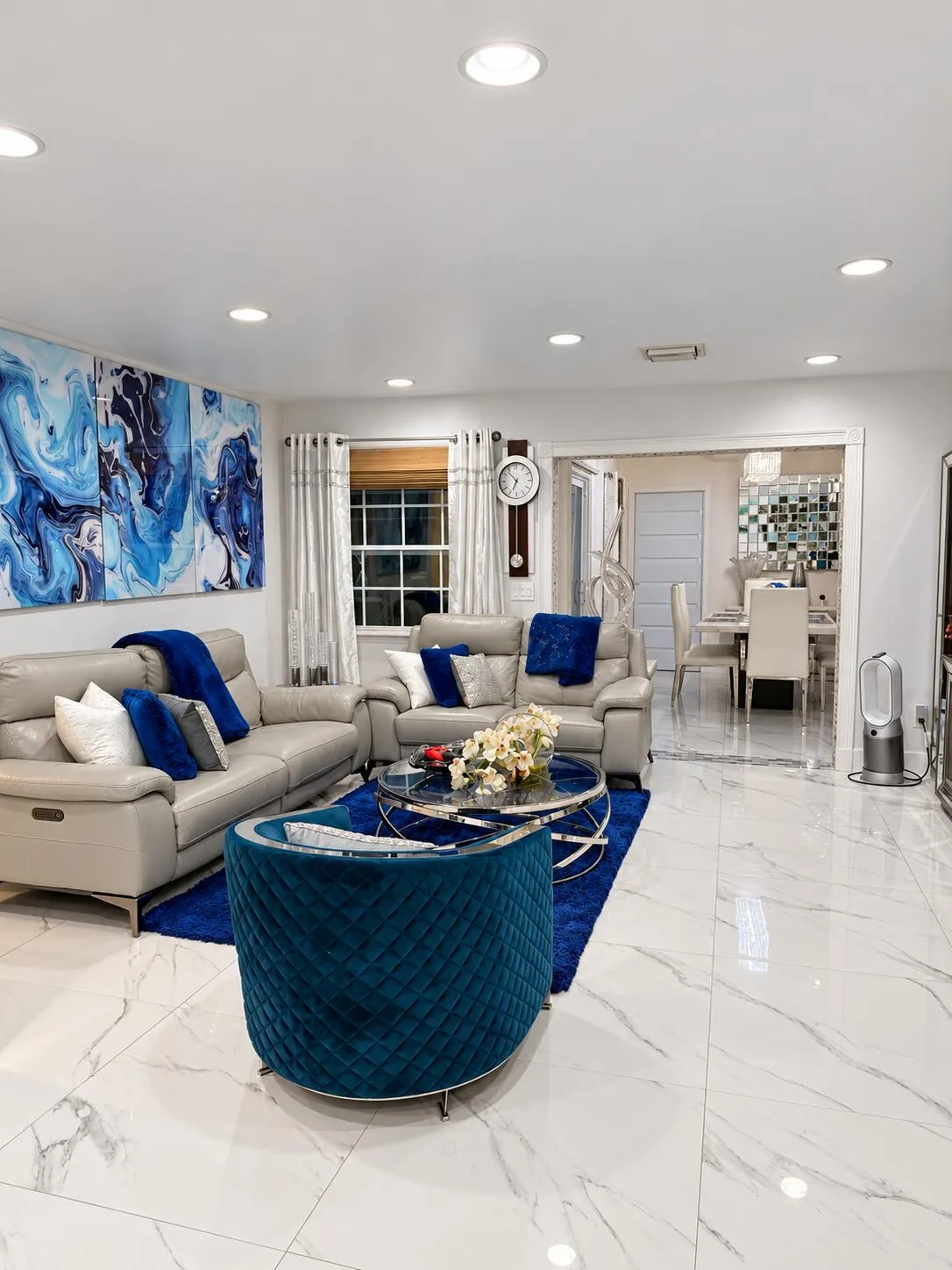 692 HARTH Drive