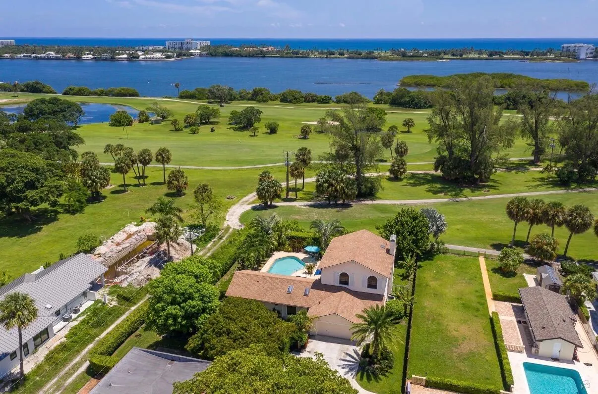 1324 N Lakeside Drive
