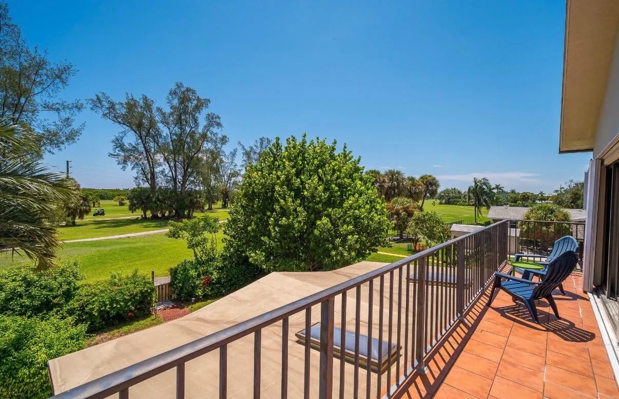 1324 N Lakeside Drive
