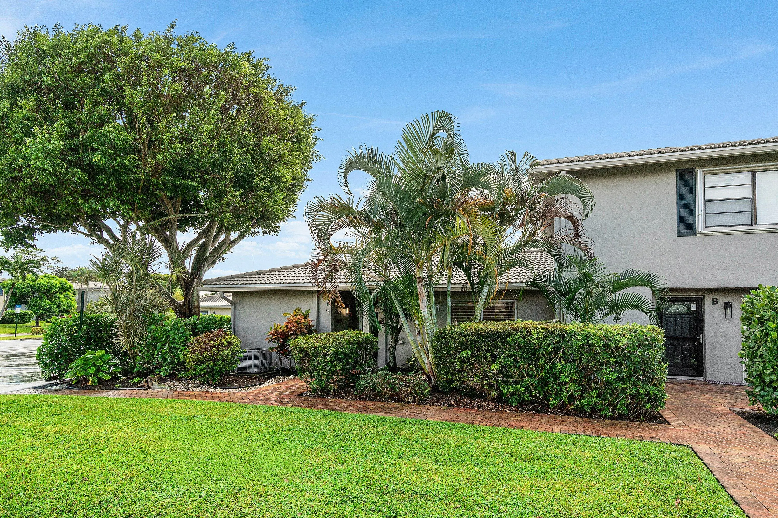 22 STRATFORD Drive E #22A