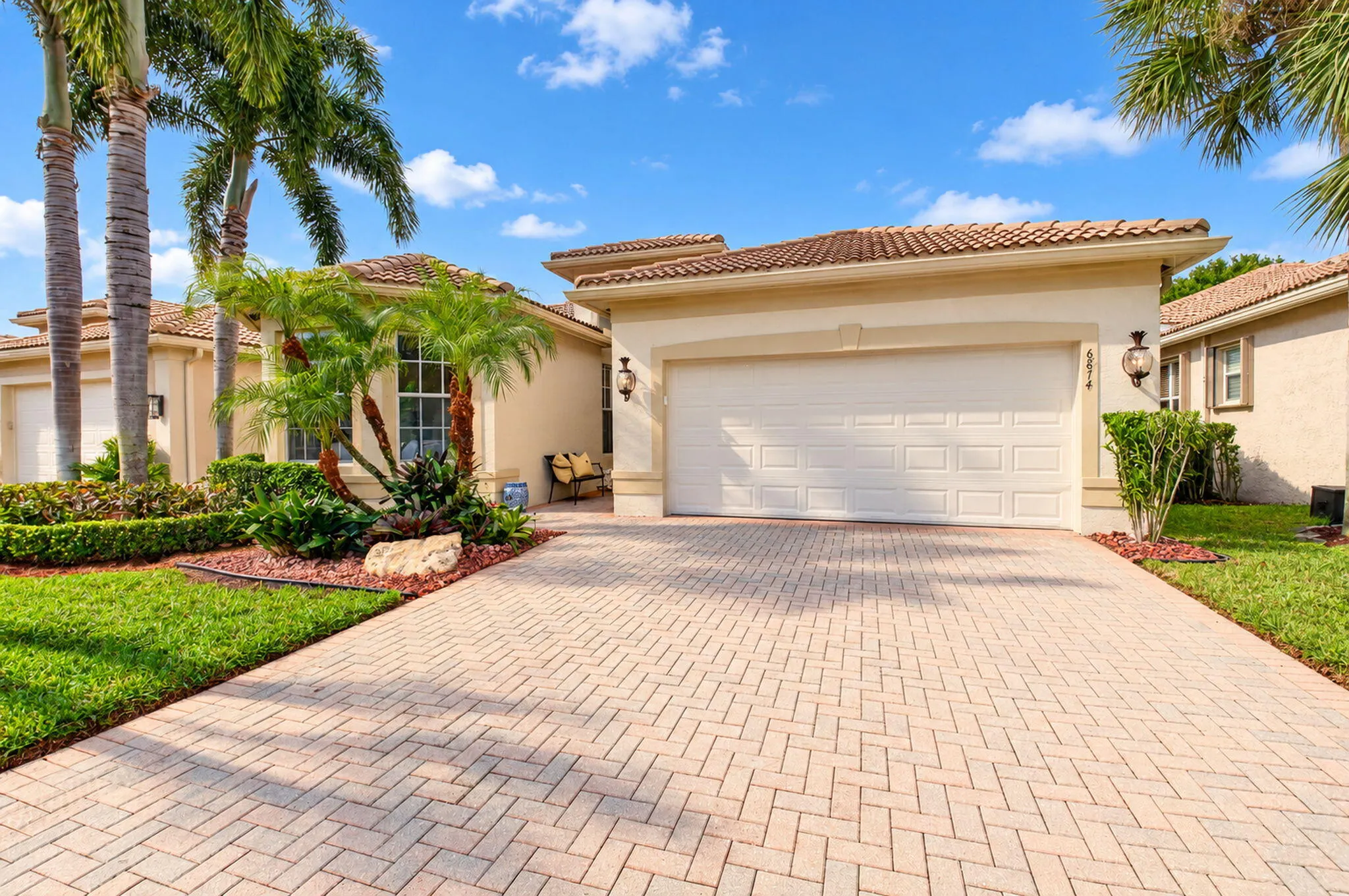 6874 Venidita Beach Drive