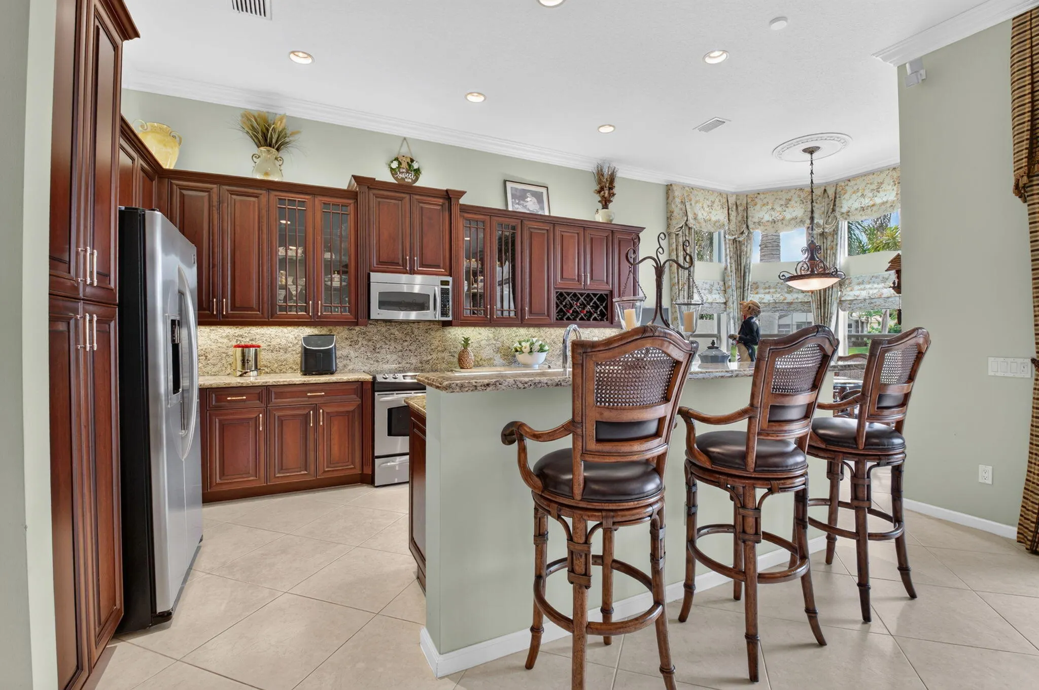 6874 Venidita Beach Drive