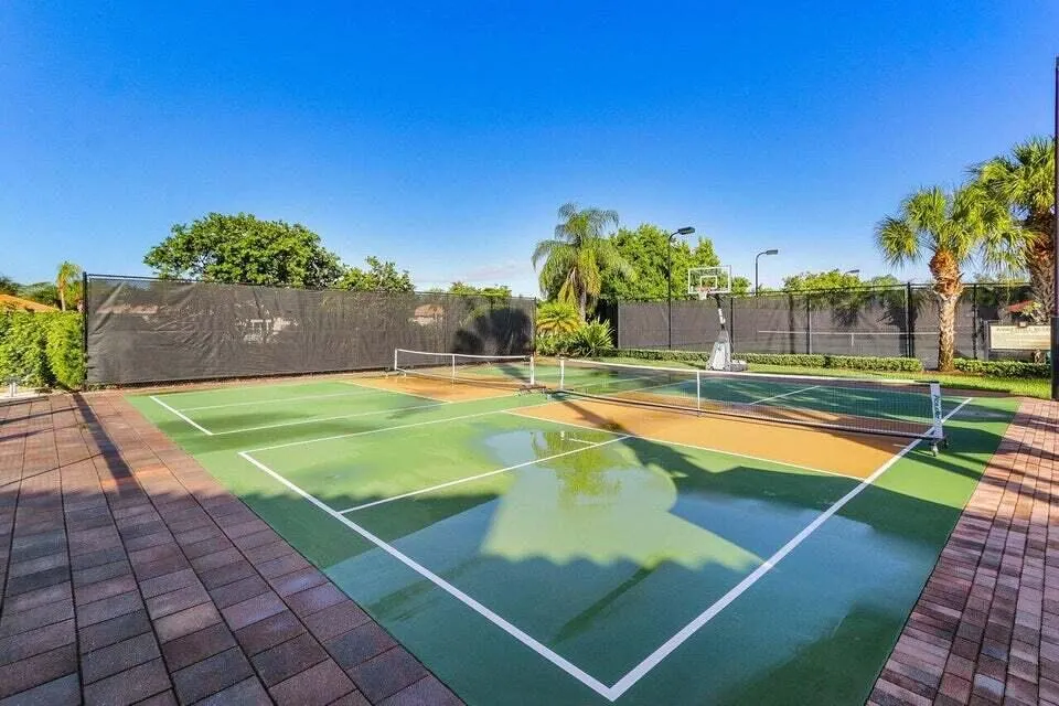 6874 Venidita Beach Drive