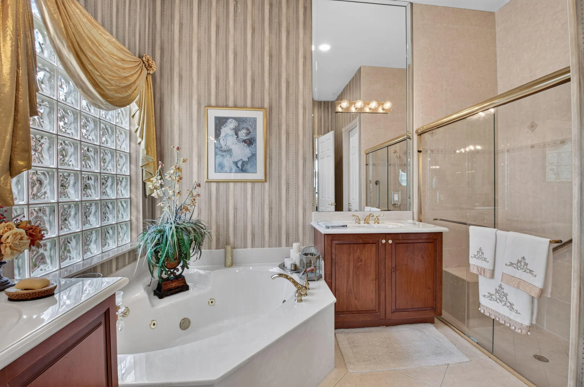 6874 Venidita Beach Drive
