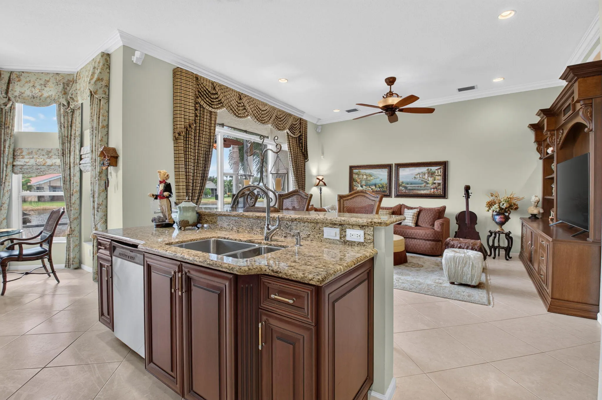 6874 Venidita Beach Drive