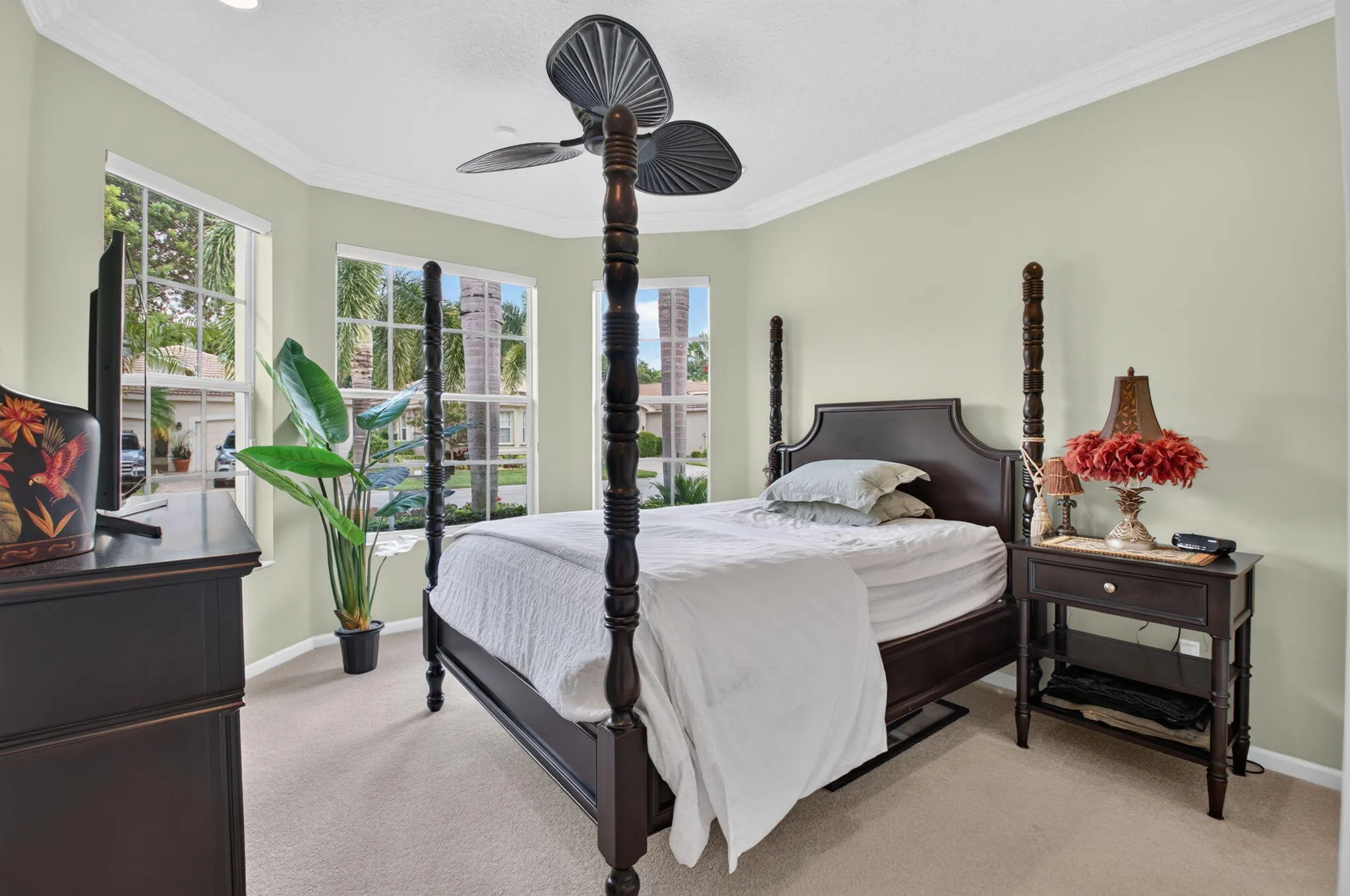 6874 Venidita Beach Drive