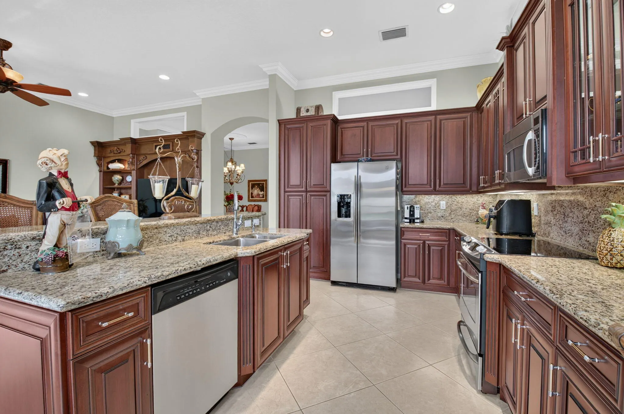6874 Venidita Beach Drive