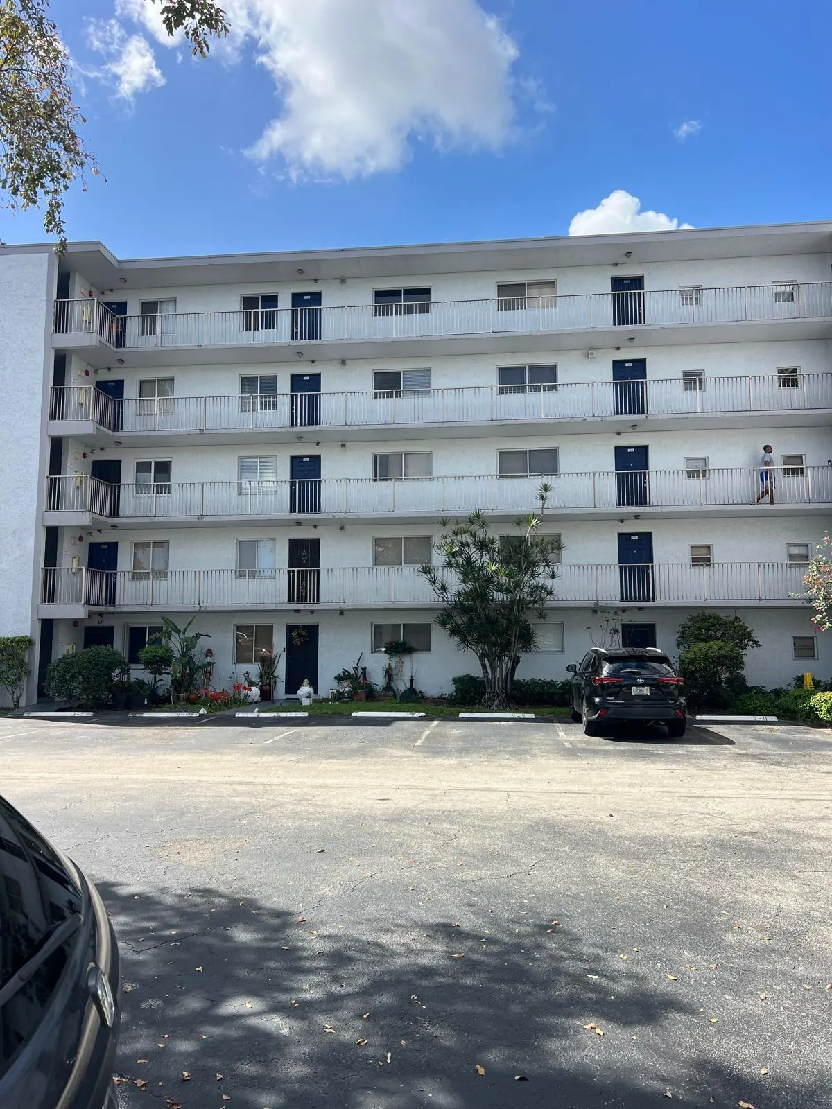 8600 N Sherman Circle #502