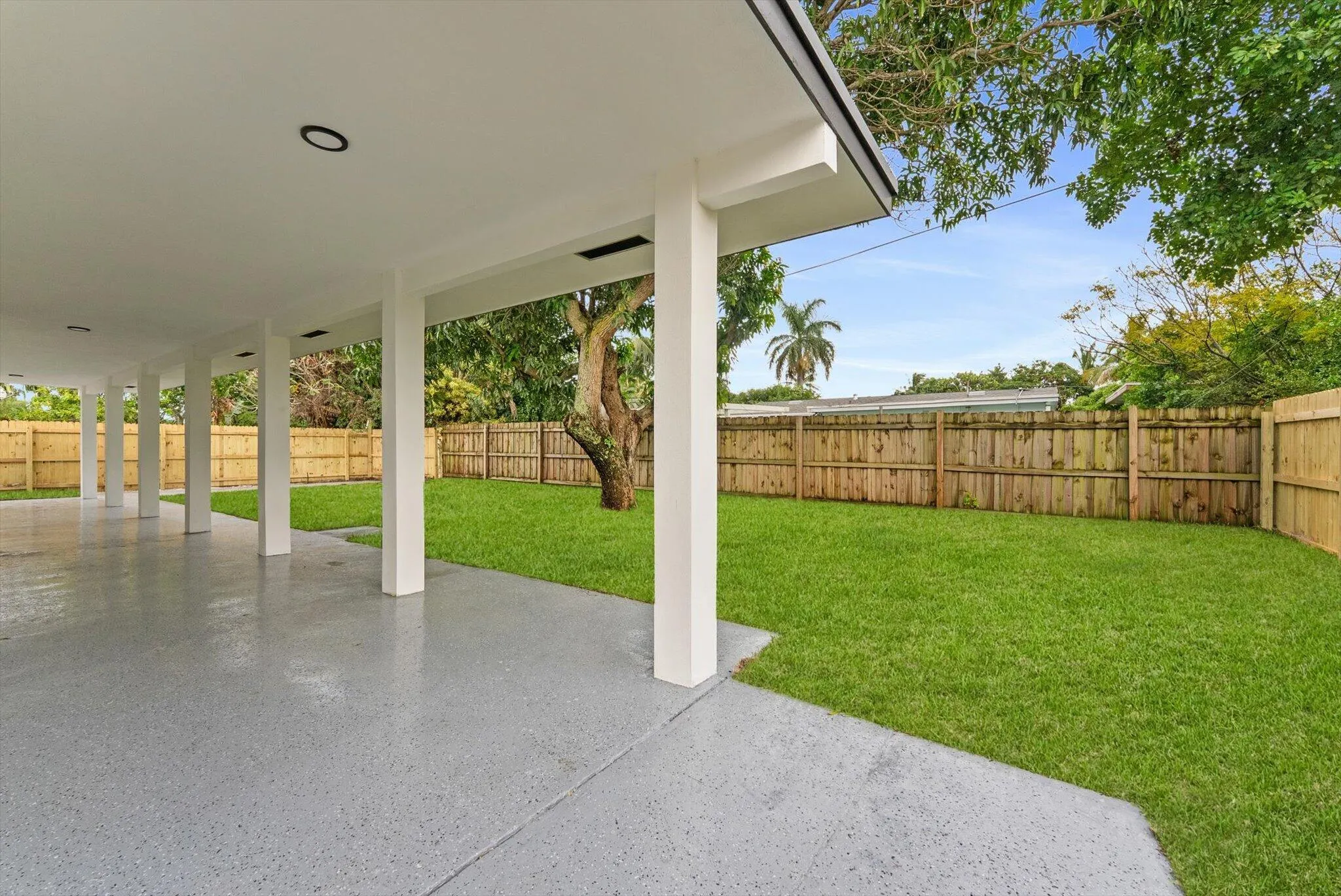 162 SE 27TH Way