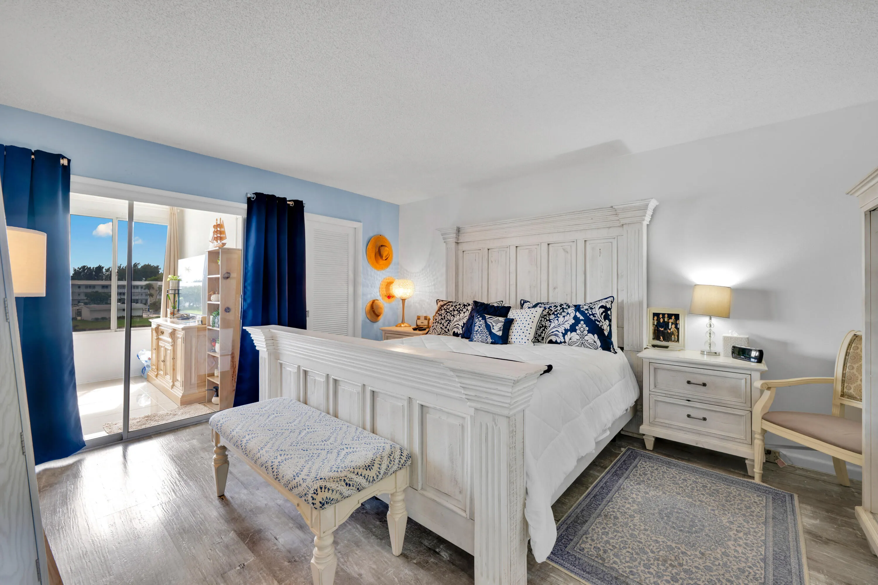 363 WELLINGTON J