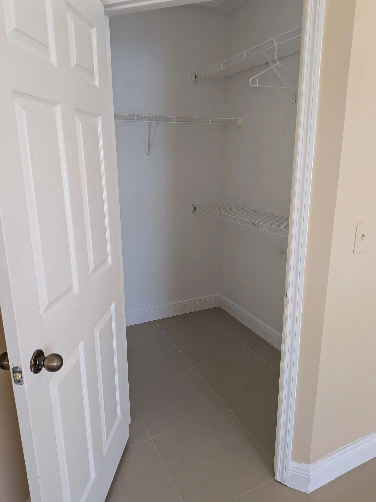 10282 FOX TRAIL Road S #208