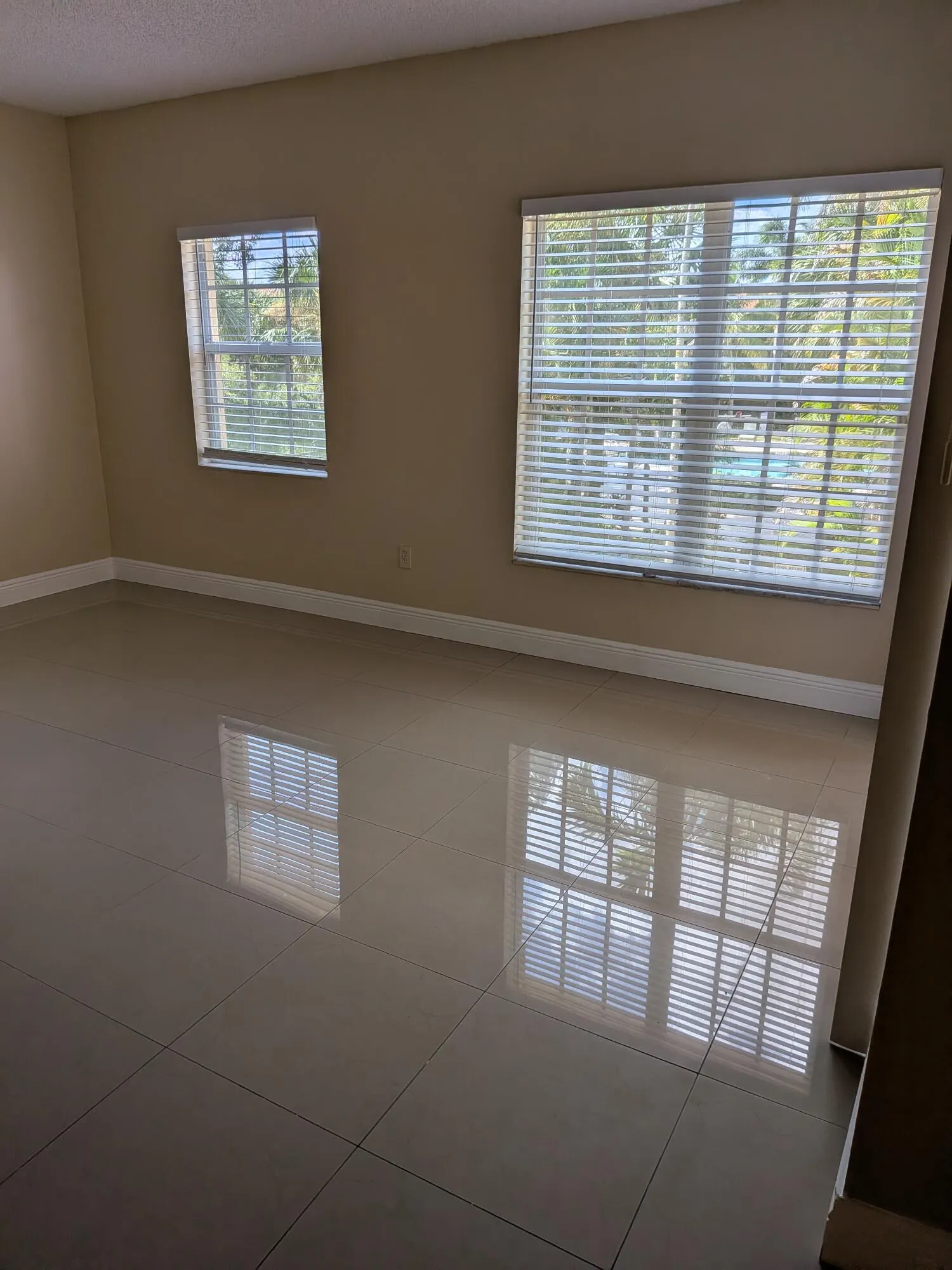 10282 FOX TRAIL Road S #208