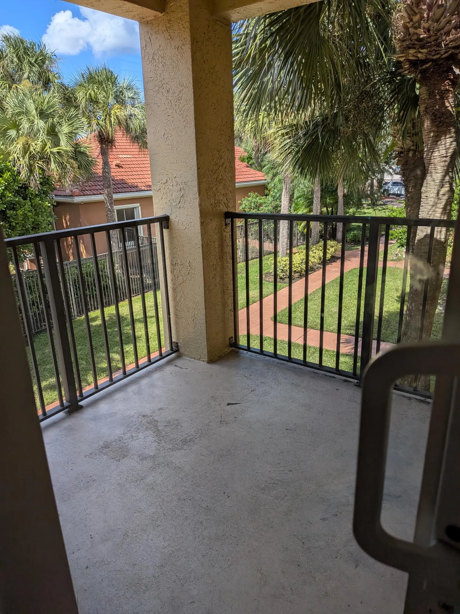 10282 FOX TRAIL Road S #208