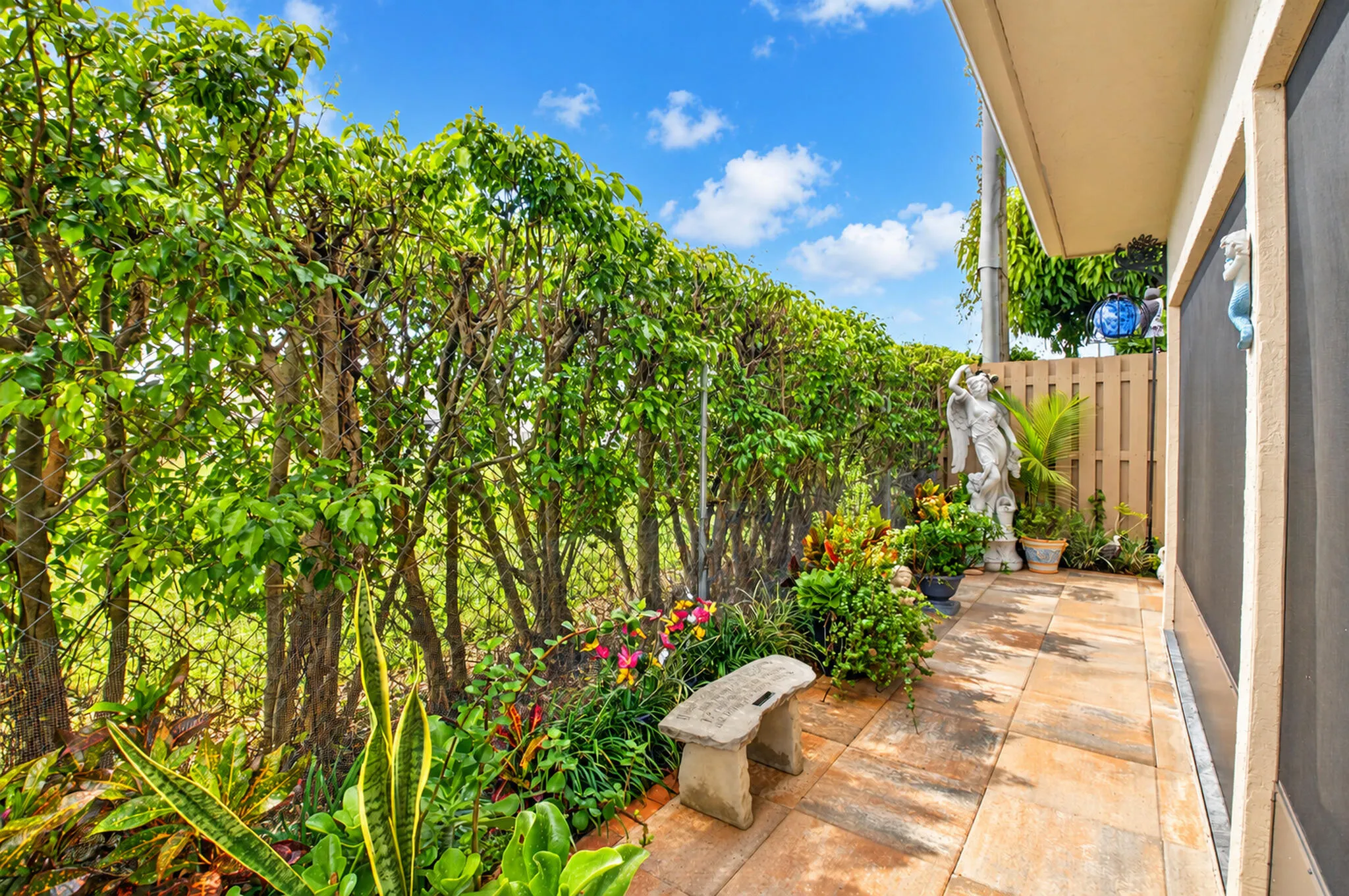 3225 NW 9TH Street