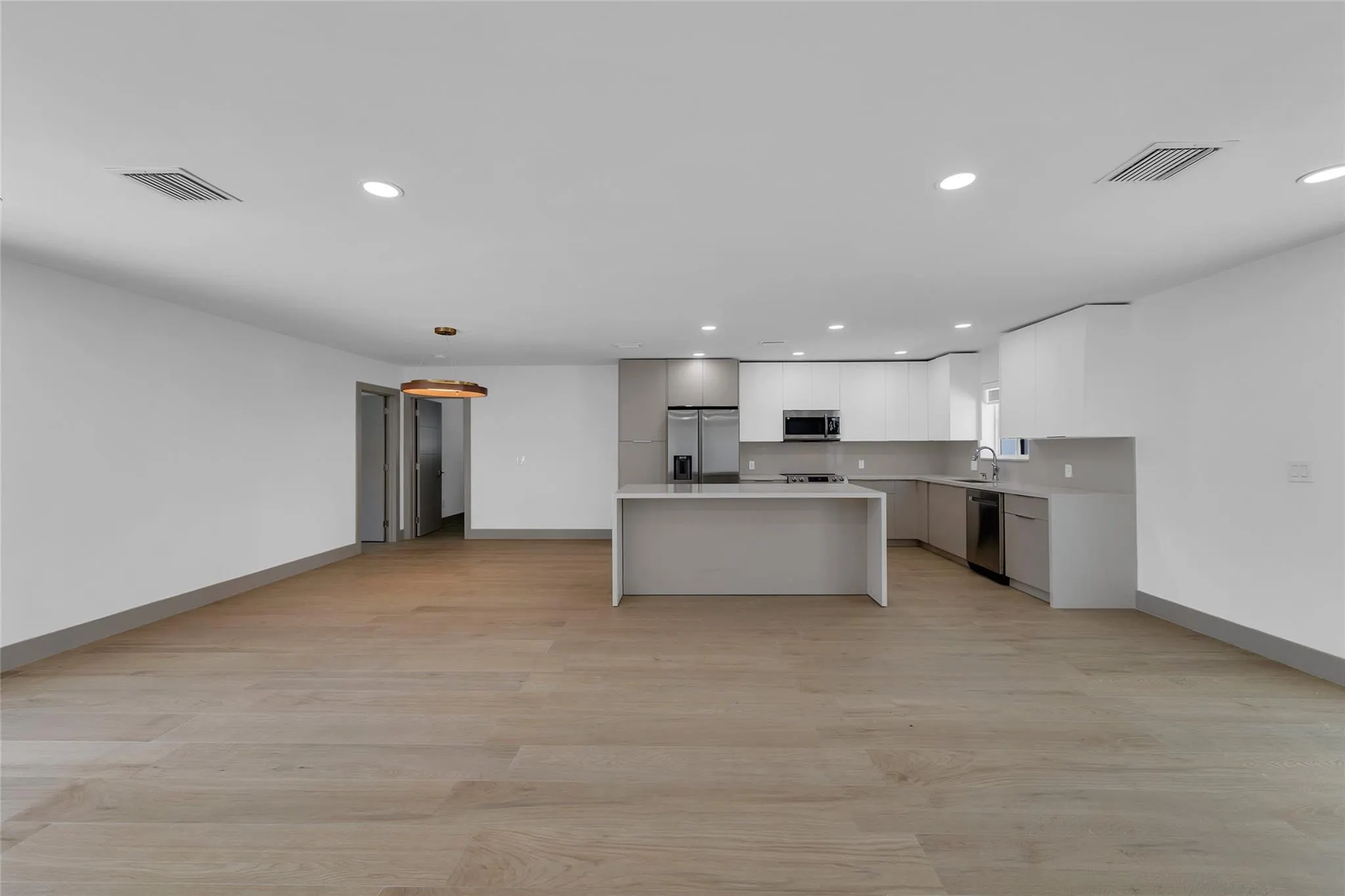 3231 NE 27TH Terrace