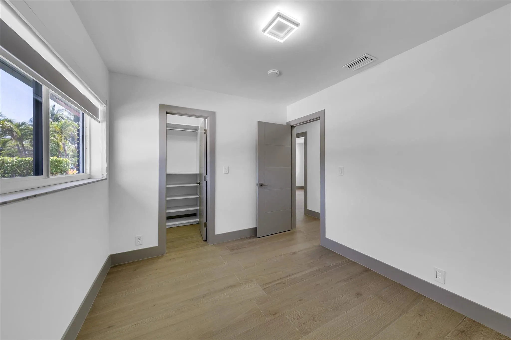 3231 NE 27TH Terrace