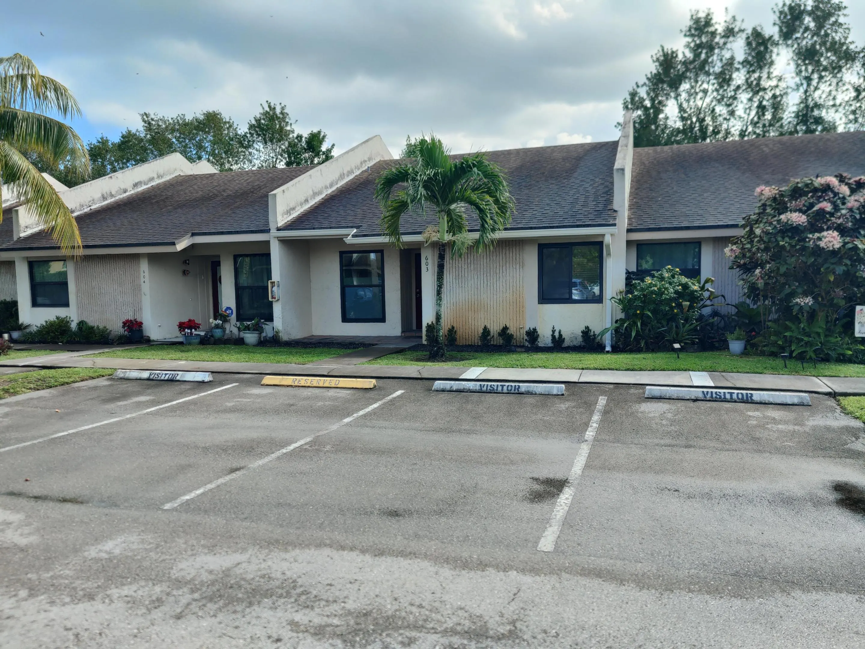 2700 S OAKLAND FOREST Drive #603
