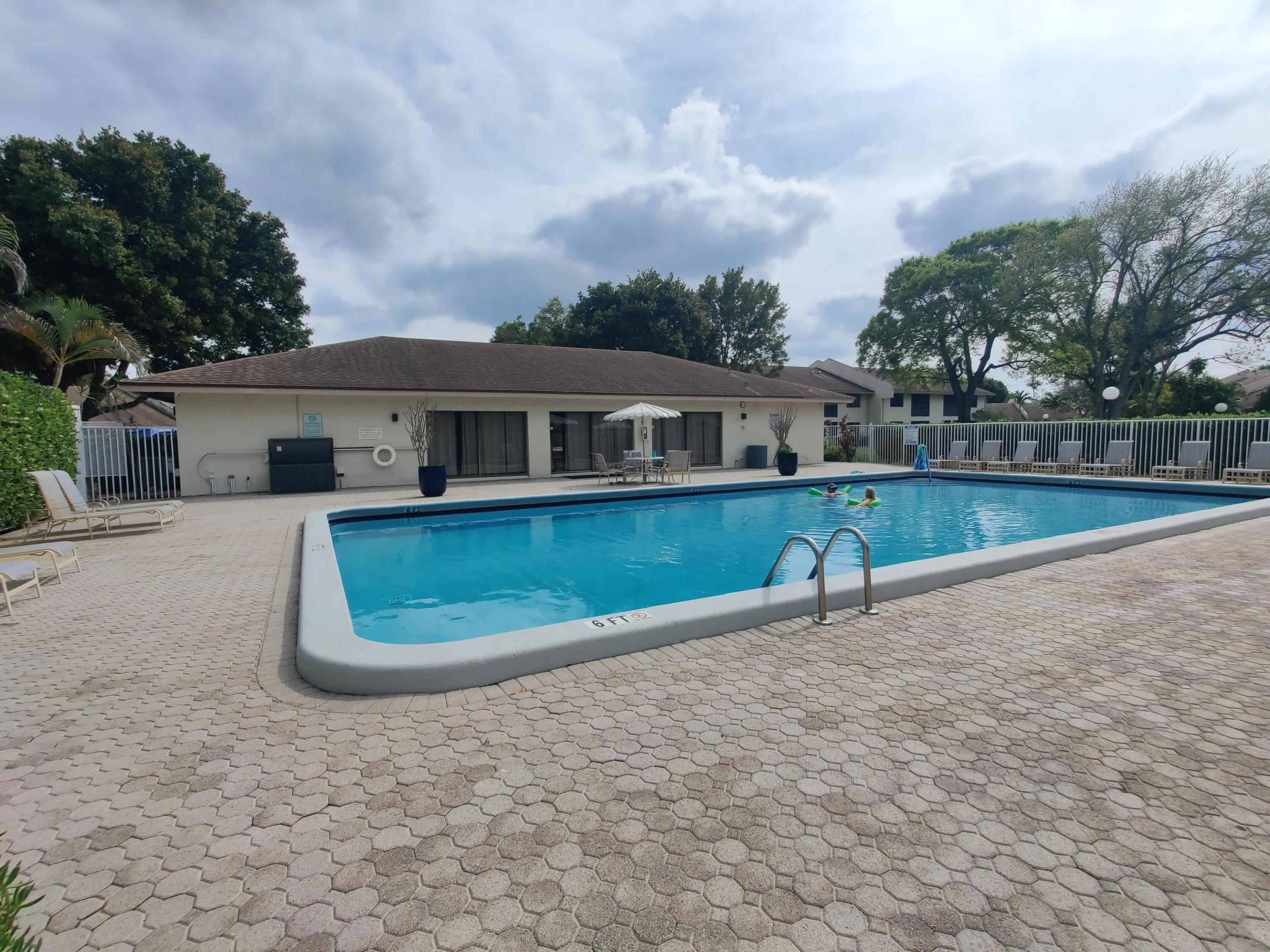 2700 S OAKLAND FOREST Drive #603