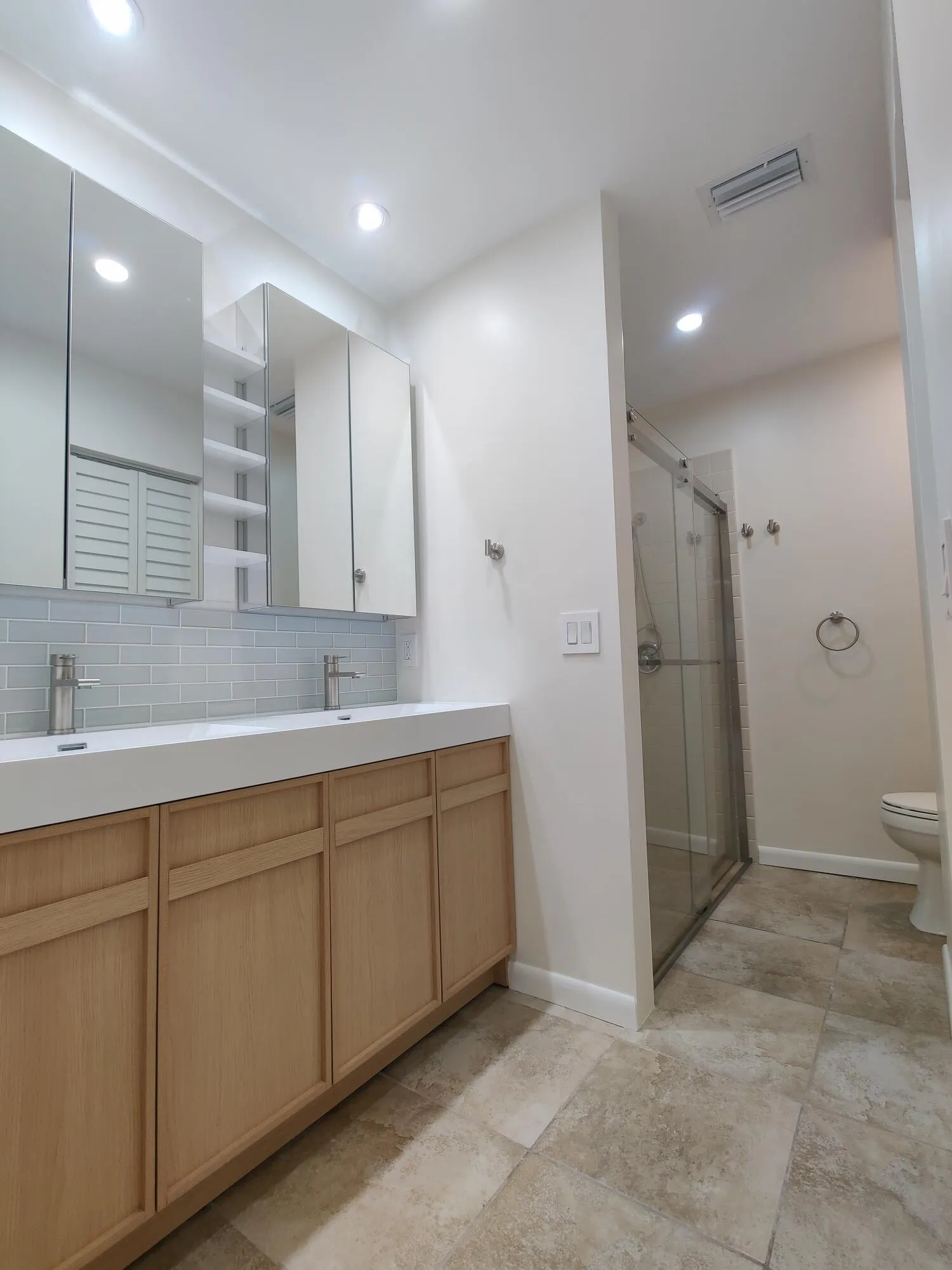 2700 S OAKLAND FOREST Drive #603