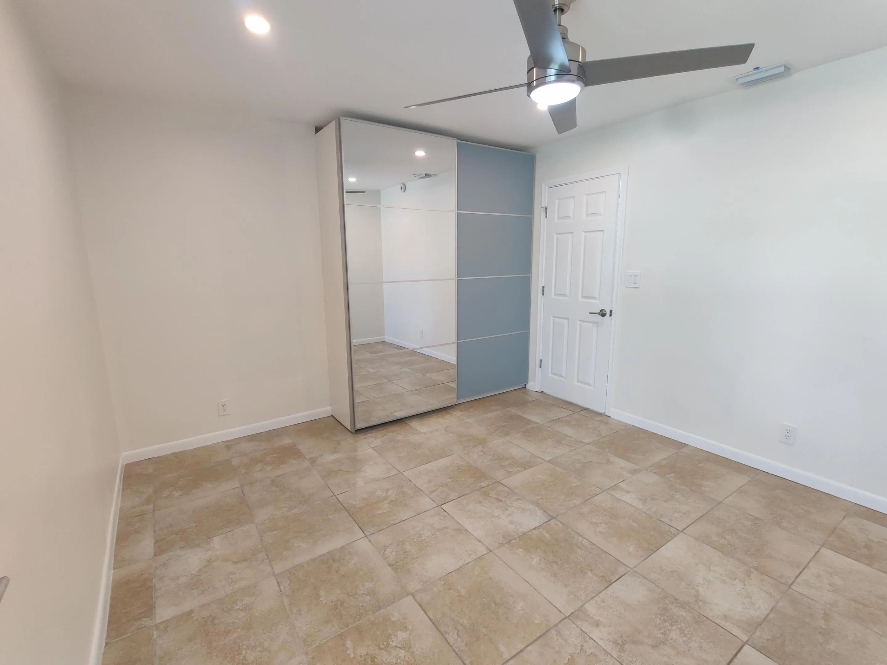 2700 S OAKLAND FOREST Drive #603