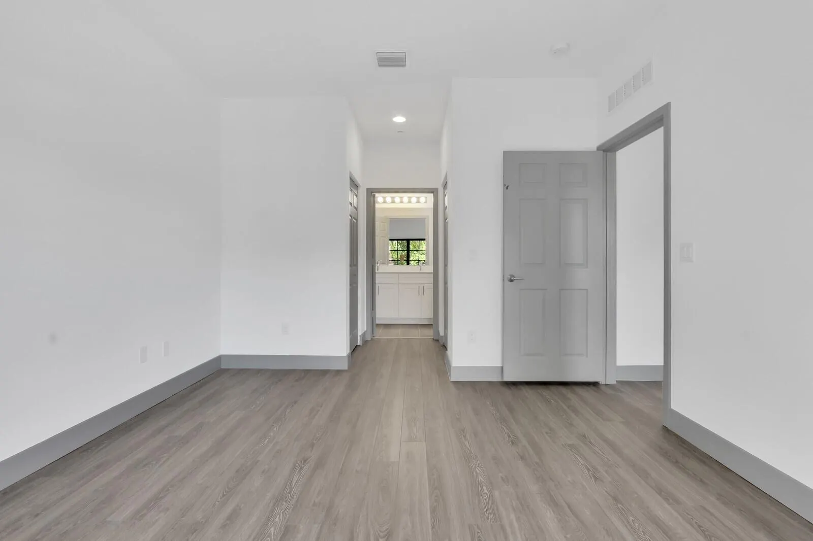600 NE 14th Court ##104