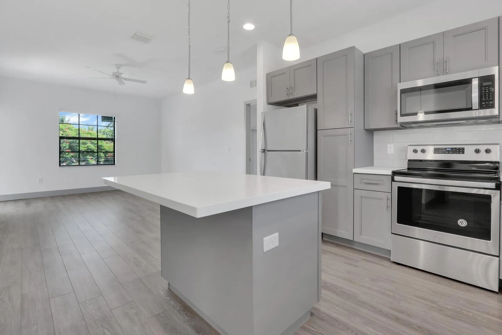 600 NE 14th Court ##104