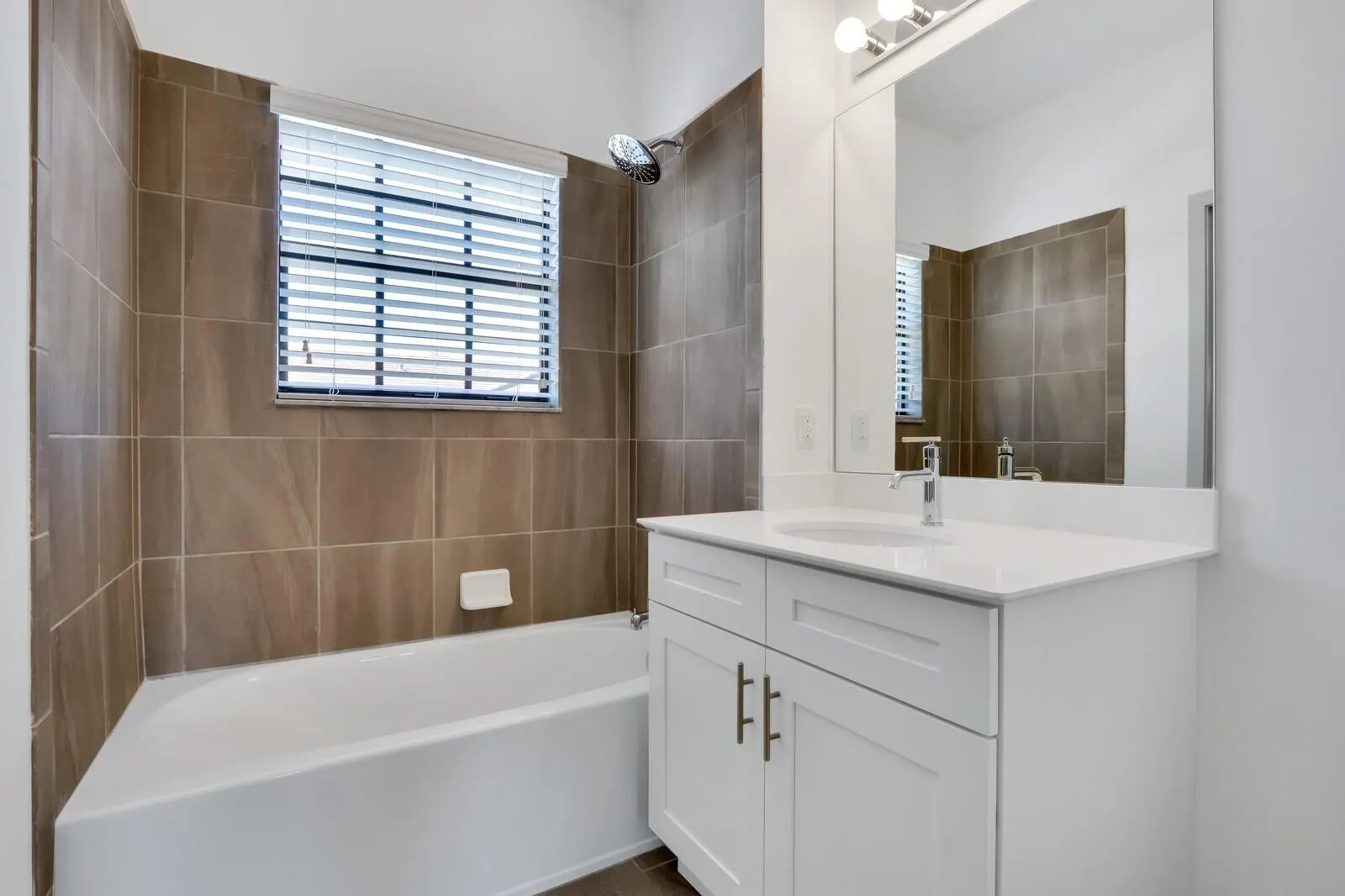 600 NE 14th Court ##104