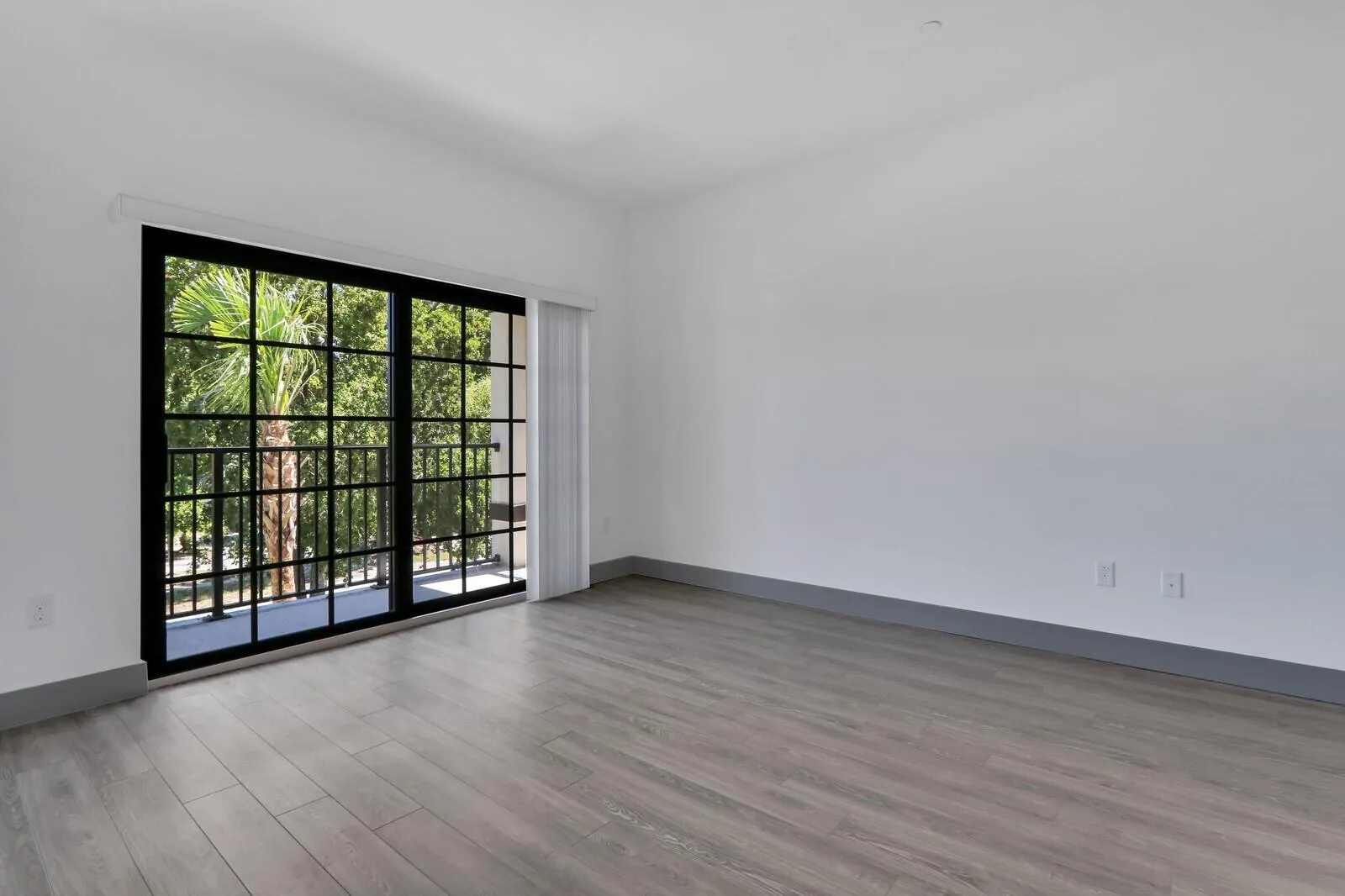 600 NE 14th Court ##104