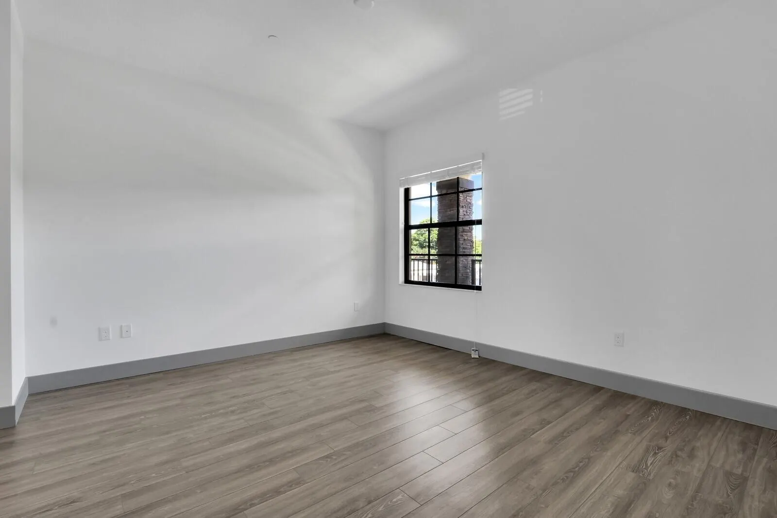 600 NE 14th Court ##104