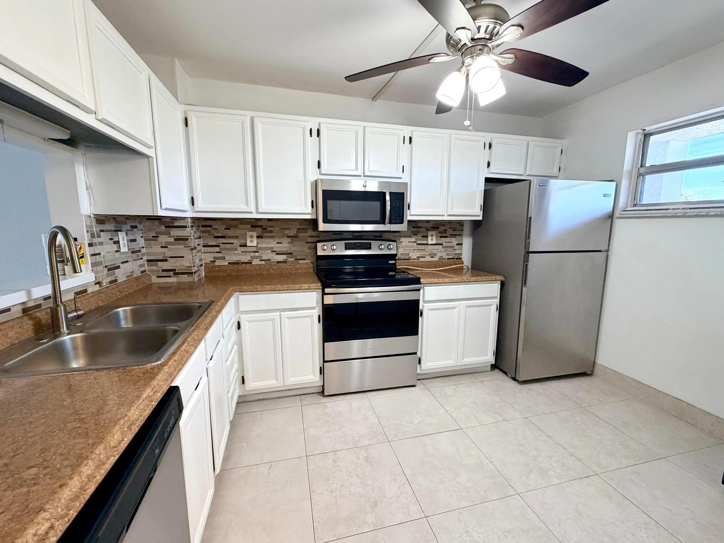 1100 NW 87TH Avenue #406