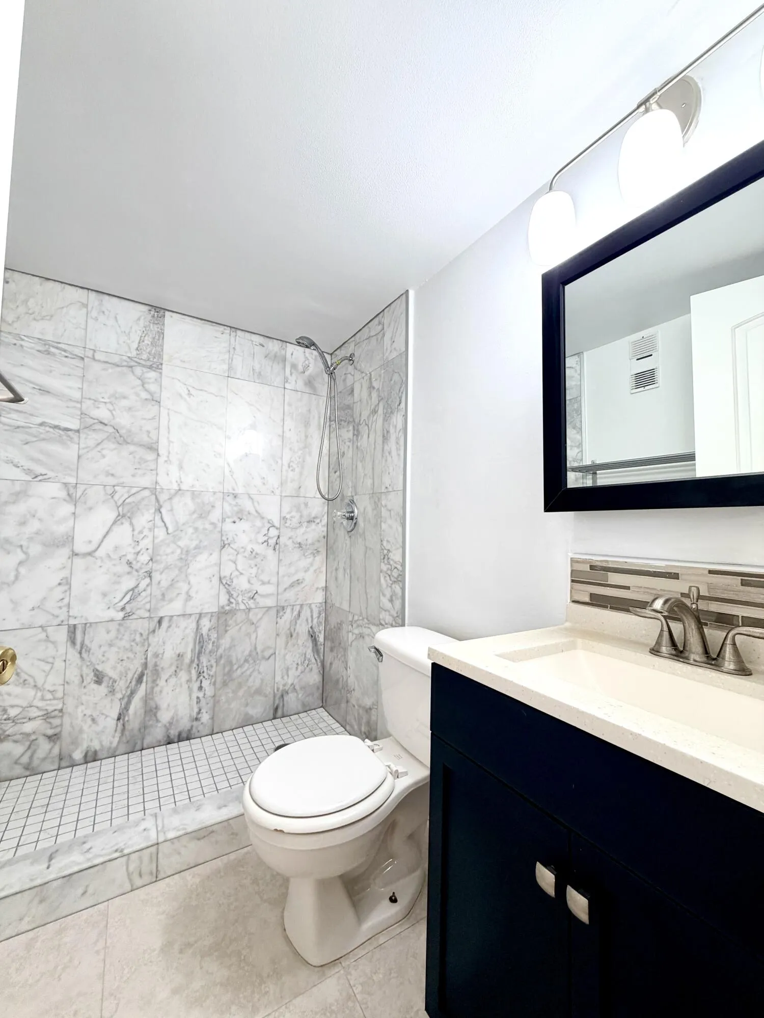 1100 NW 87TH Avenue #406