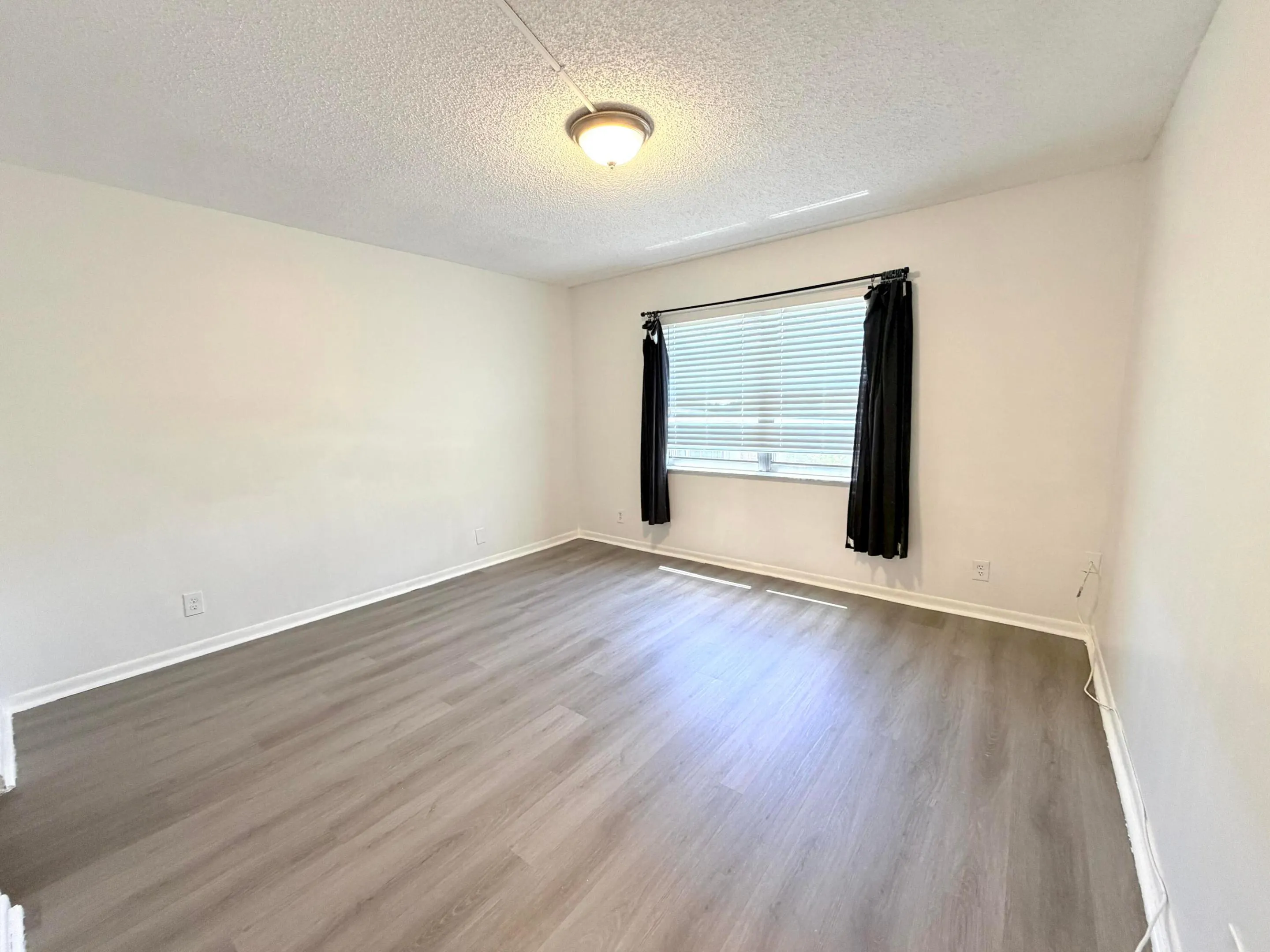 1100 NW 87TH Avenue #406
