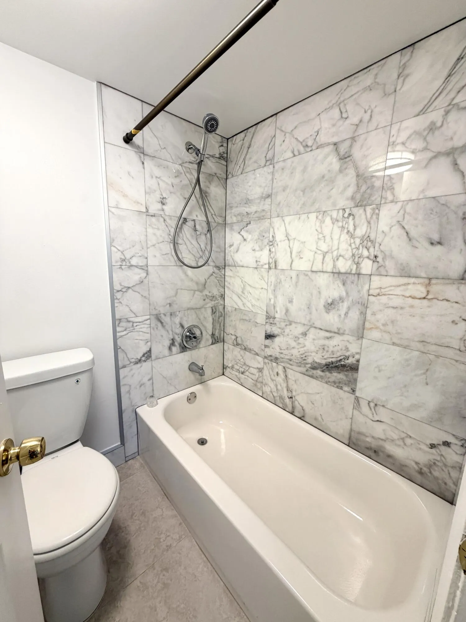 1100 NW 87TH Avenue #406