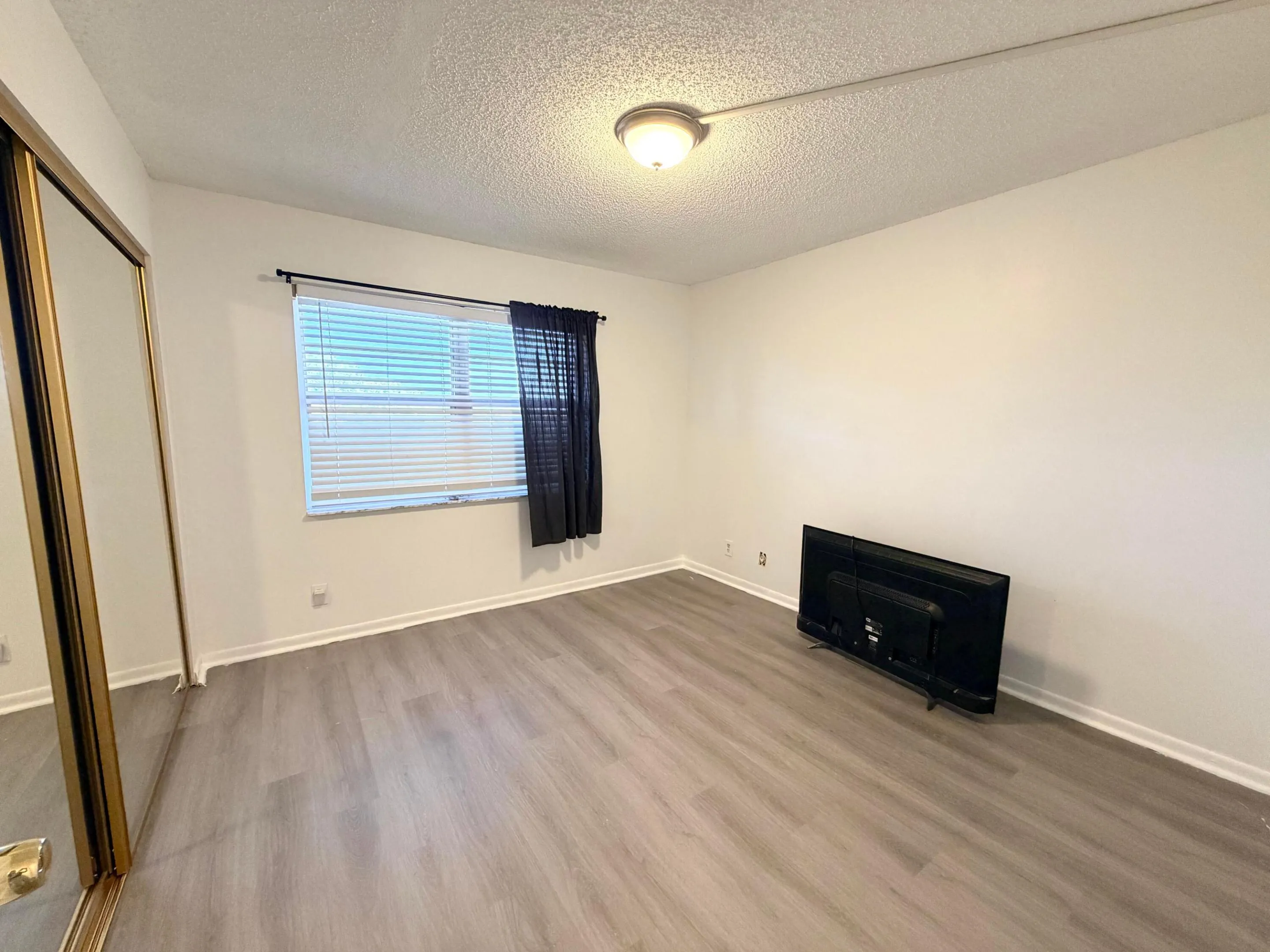 1100 NW 87TH Avenue #406