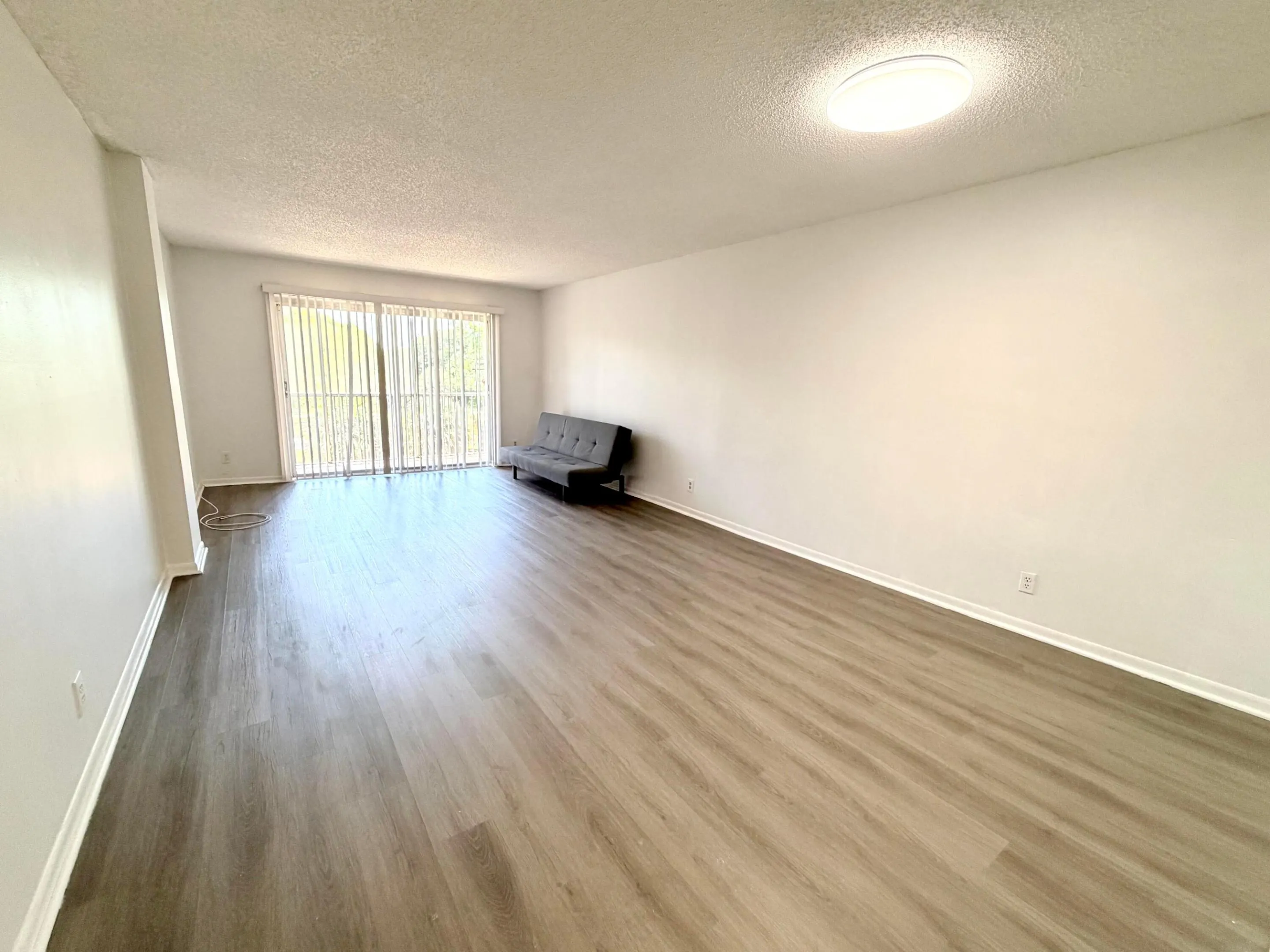 1100 NW 87TH Avenue #406