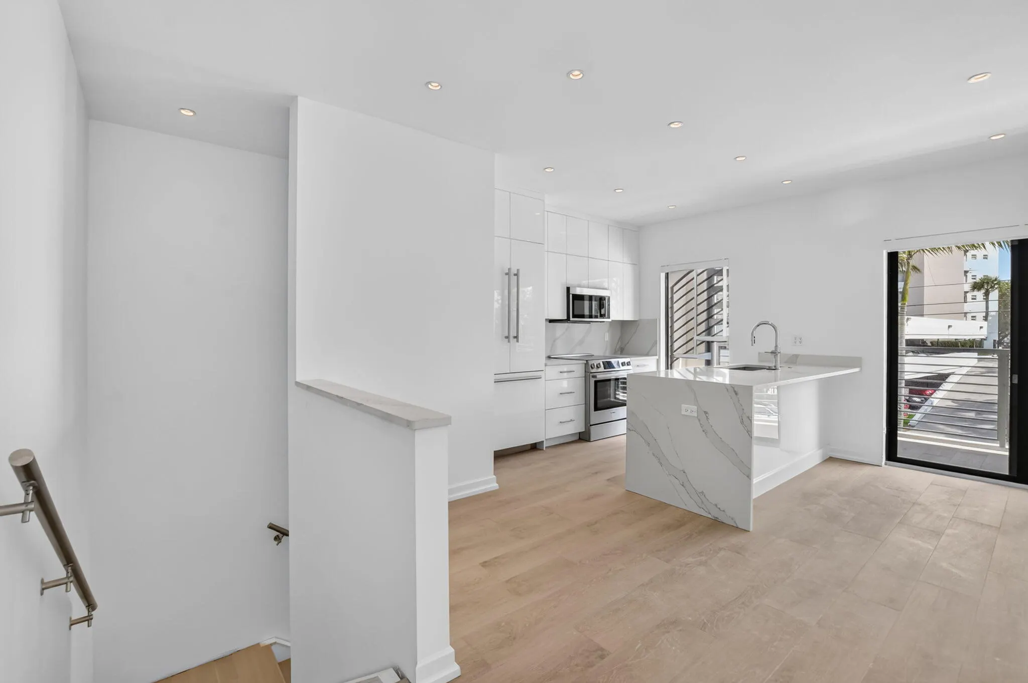 325 NE 20TH Avenue #Th a