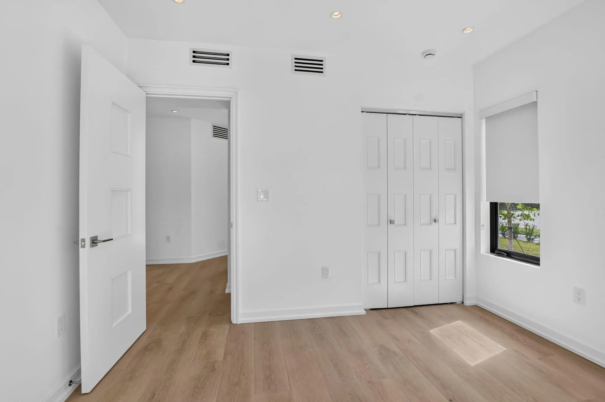 325 NE 20TH Avenue #Th a