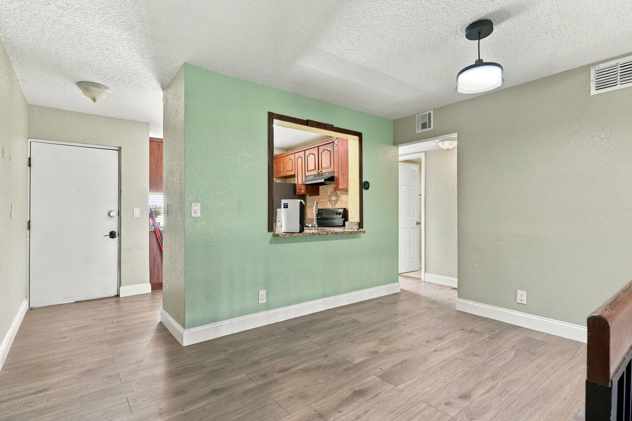 2572 RIVERSIDE Drive #413