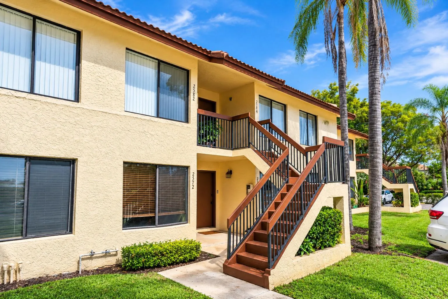 2572 RIVERSIDE Drive #413