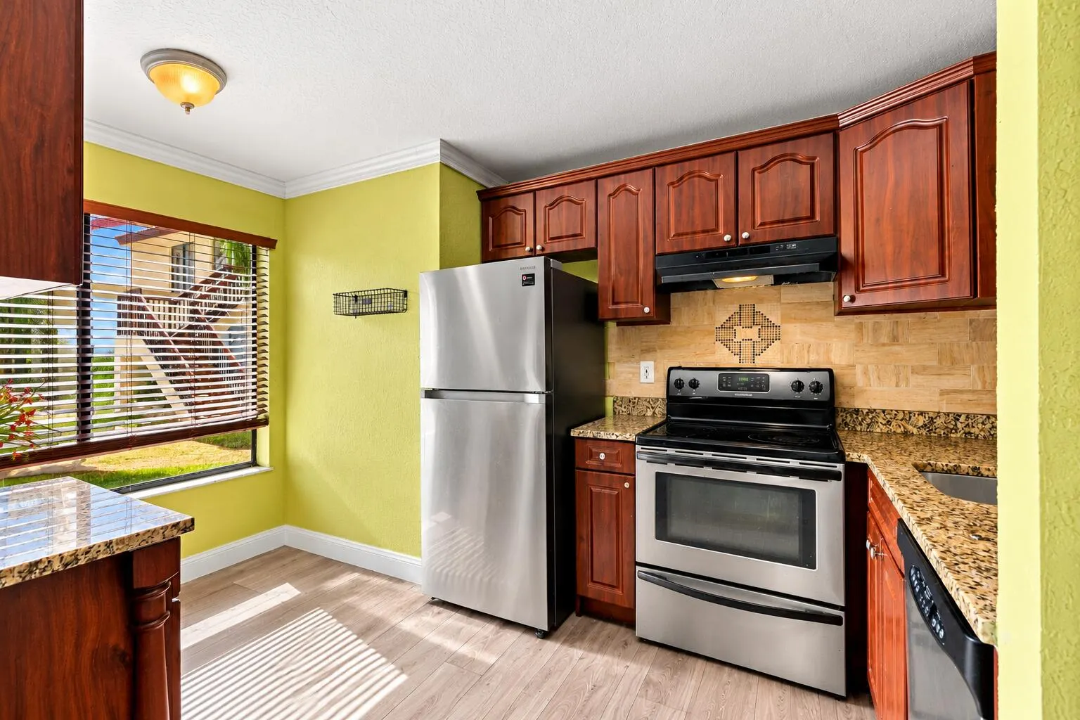 2572 RIVERSIDE Drive #413