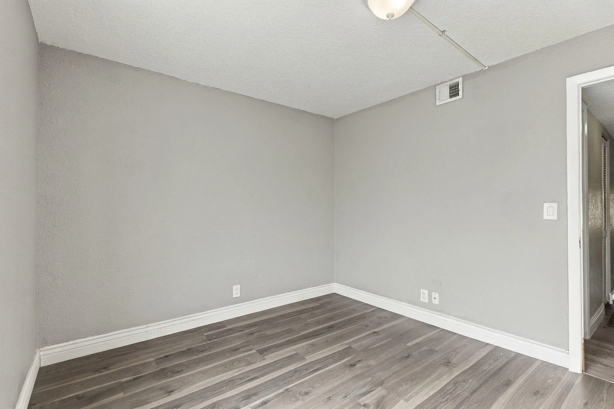 2572 RIVERSIDE Drive #413