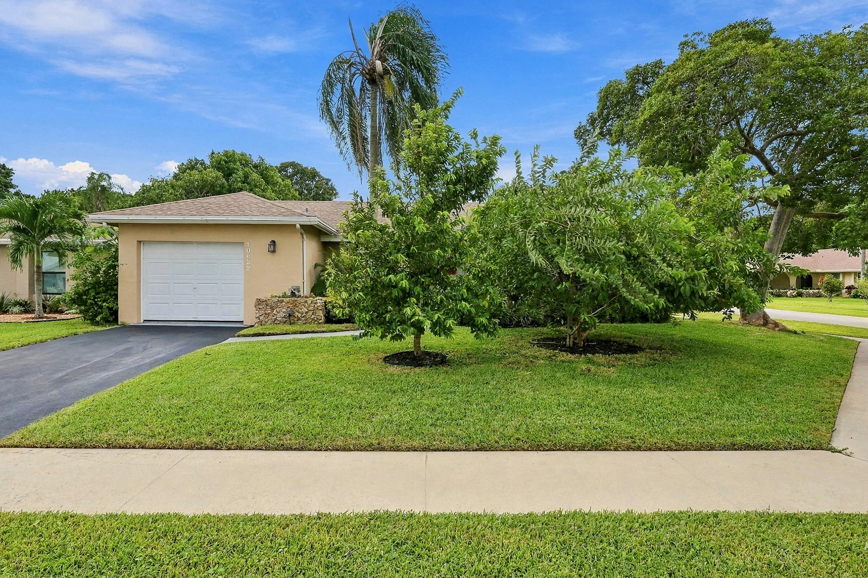 10622 GREENBRIAR Court