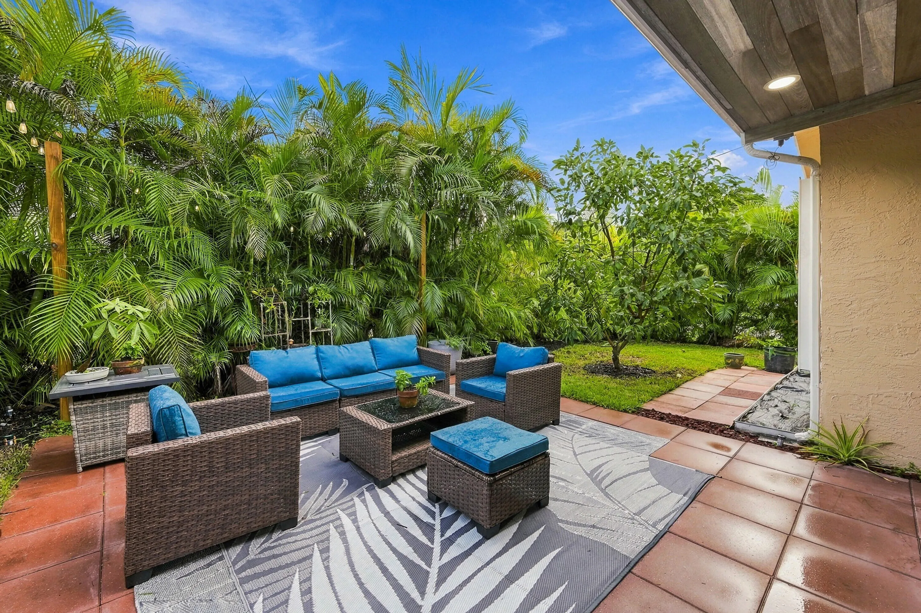 10622 GREENBRIAR Court