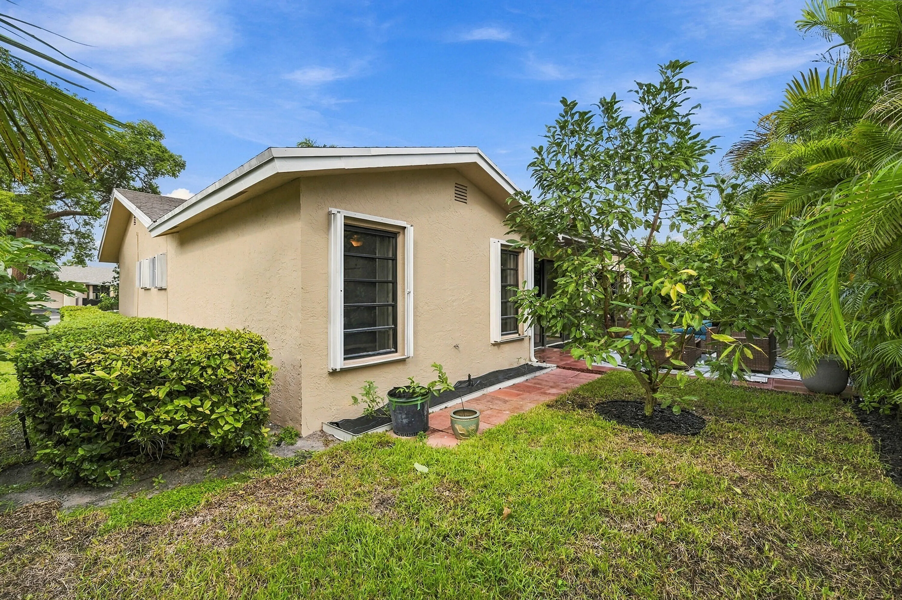 10622 GREENBRIAR Court