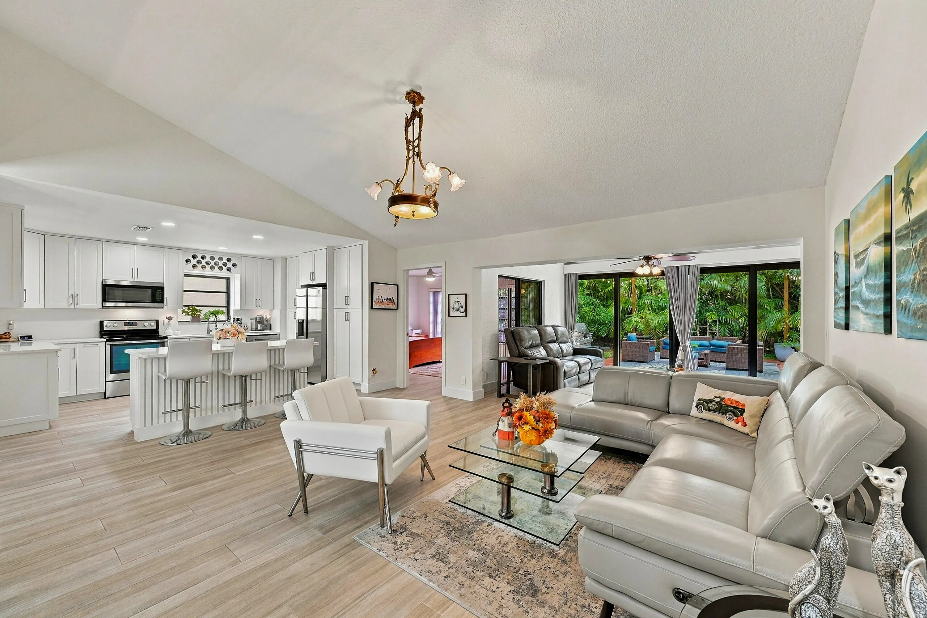 10622 GREENBRIAR Court