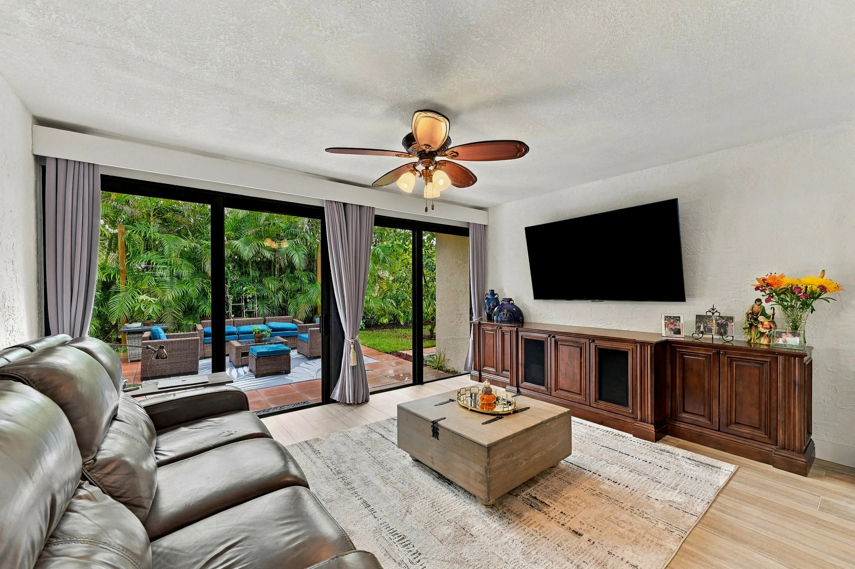 10622 GREENBRIAR Court