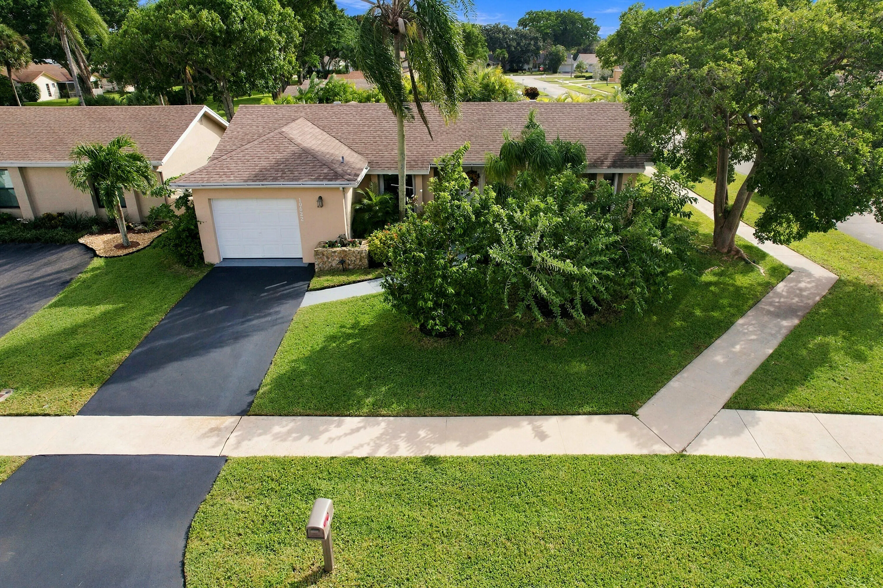10622 GREENBRIAR Court