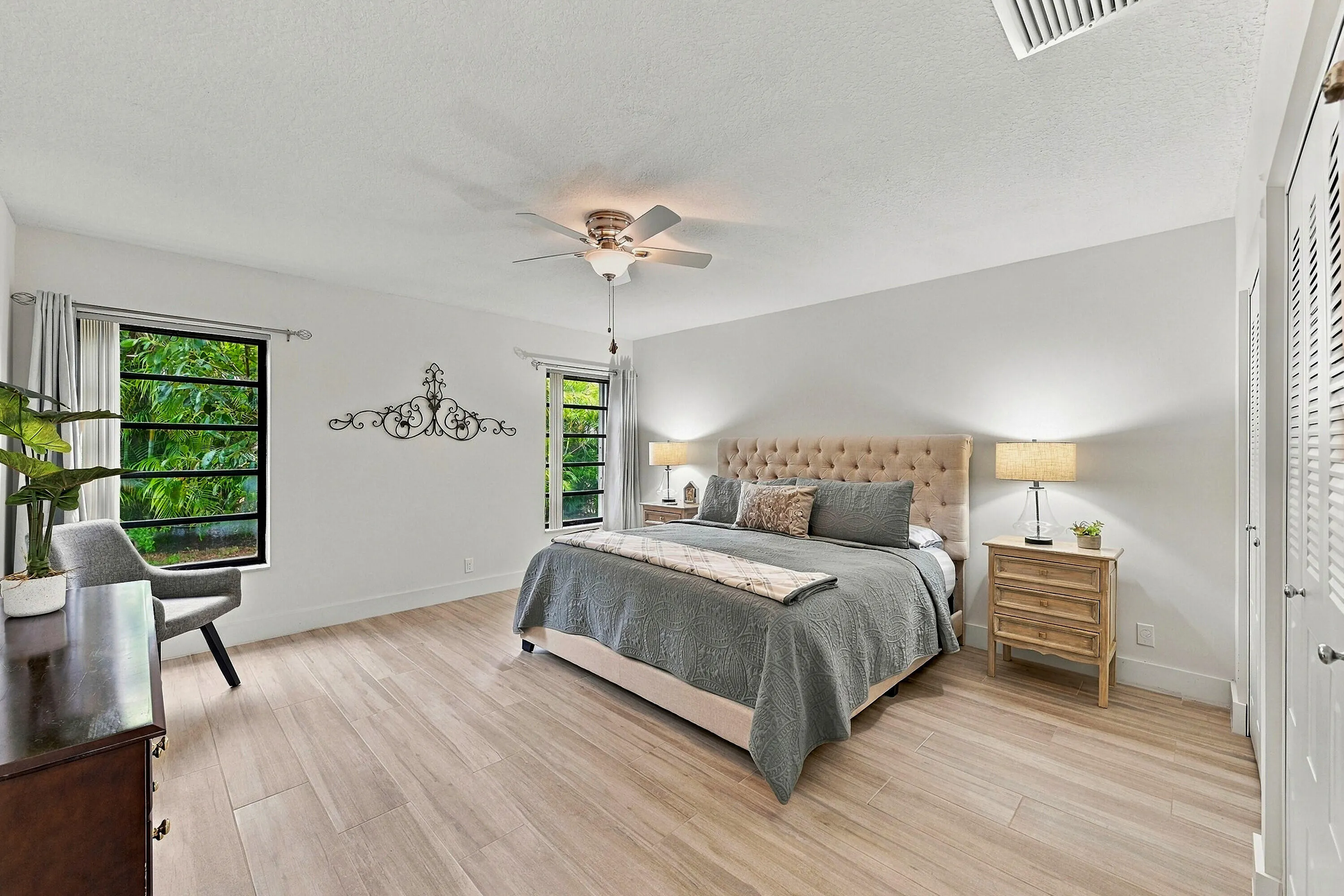 10622 GREENBRIAR Court