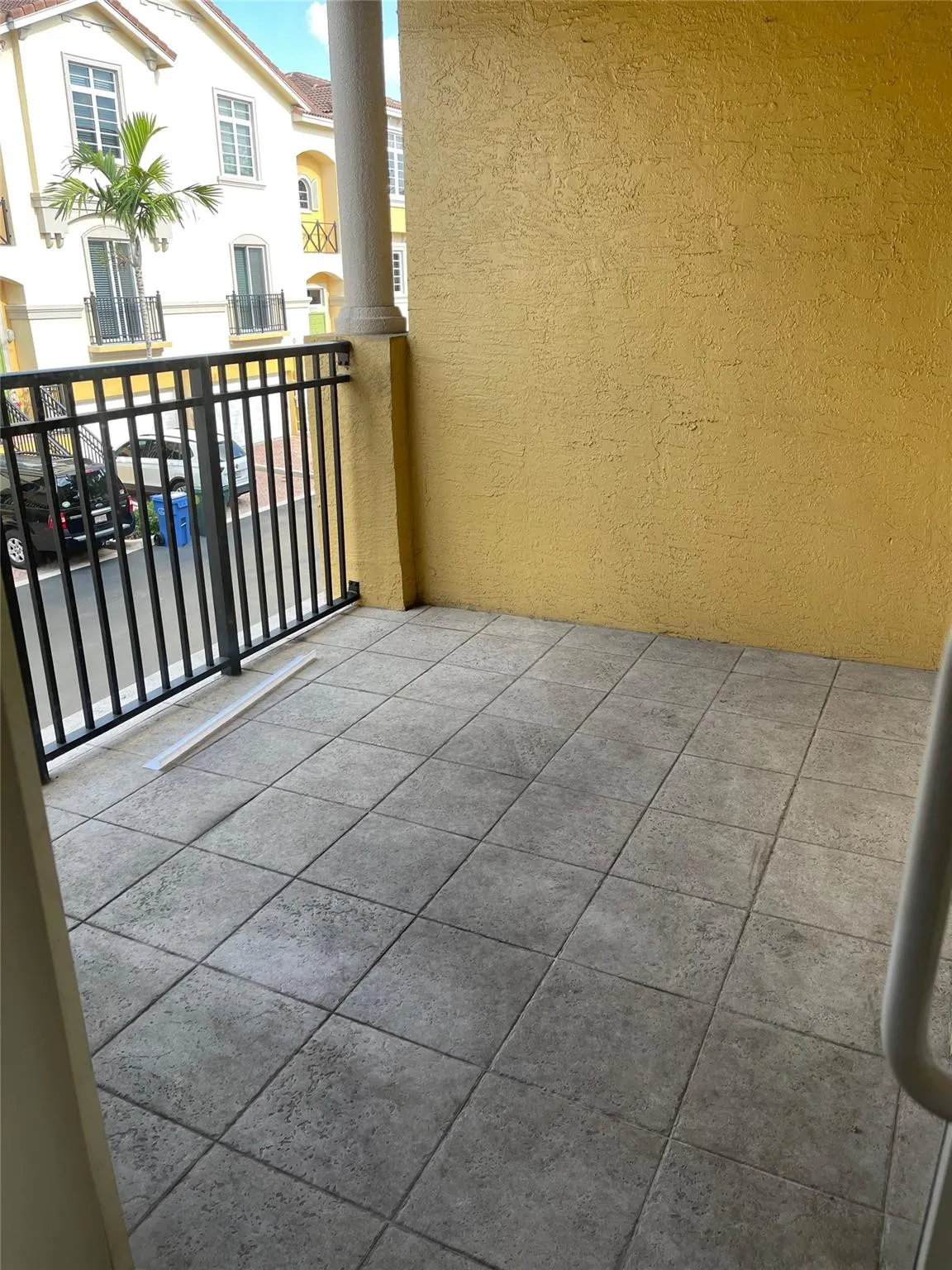 3952 CORAL HEIGHTS Way